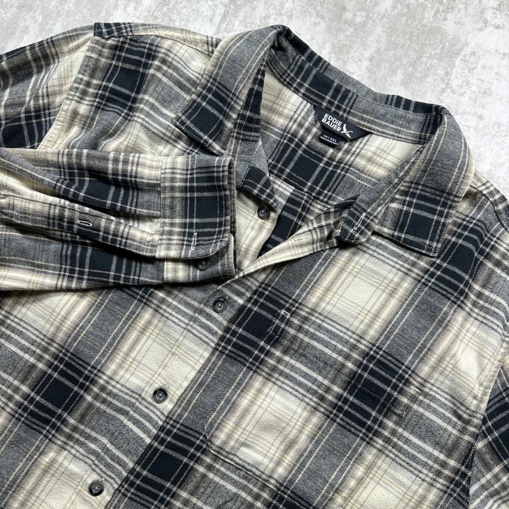 Eddie Bauer Flannel Shirt Mens XXL Cream Black Plaid Long Sleeve Button Up